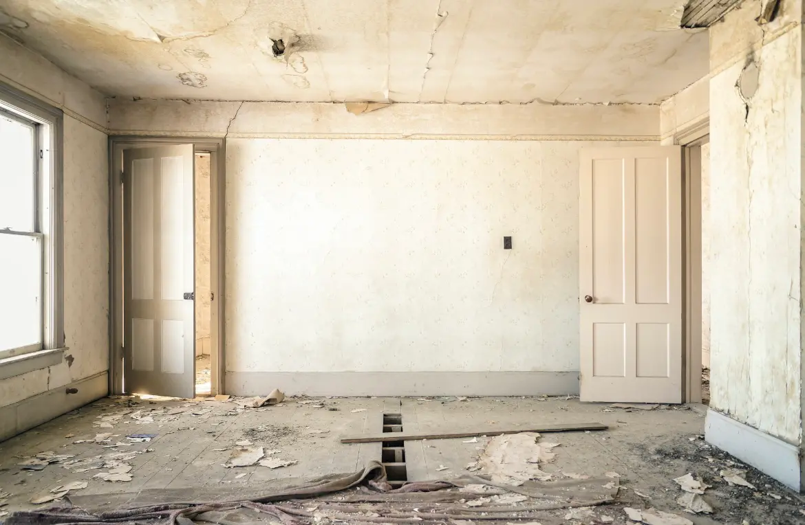 Waste disposal crew managing a cleanout project in Milton